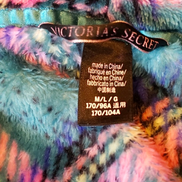 Victoria's Secret Plush Green, Pink Plaid Robe w/ Belt and pockets - Picture 7 of 16